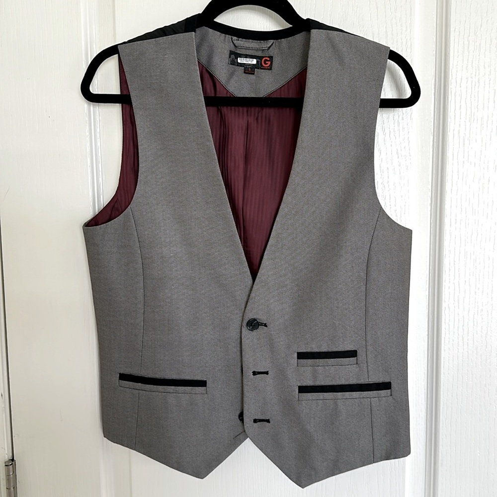 Men’s Guess vest- Size S